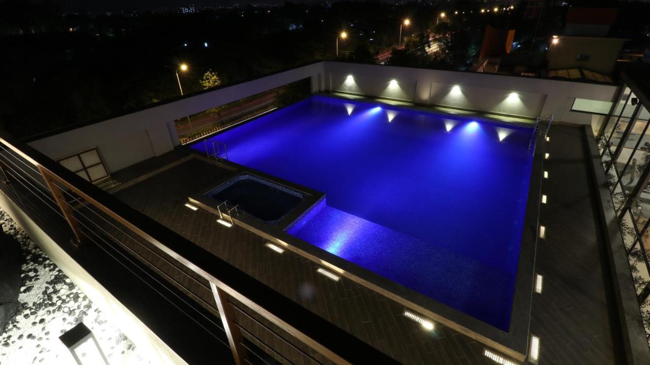 The Vern At Blvd Насик Экстерьер фото