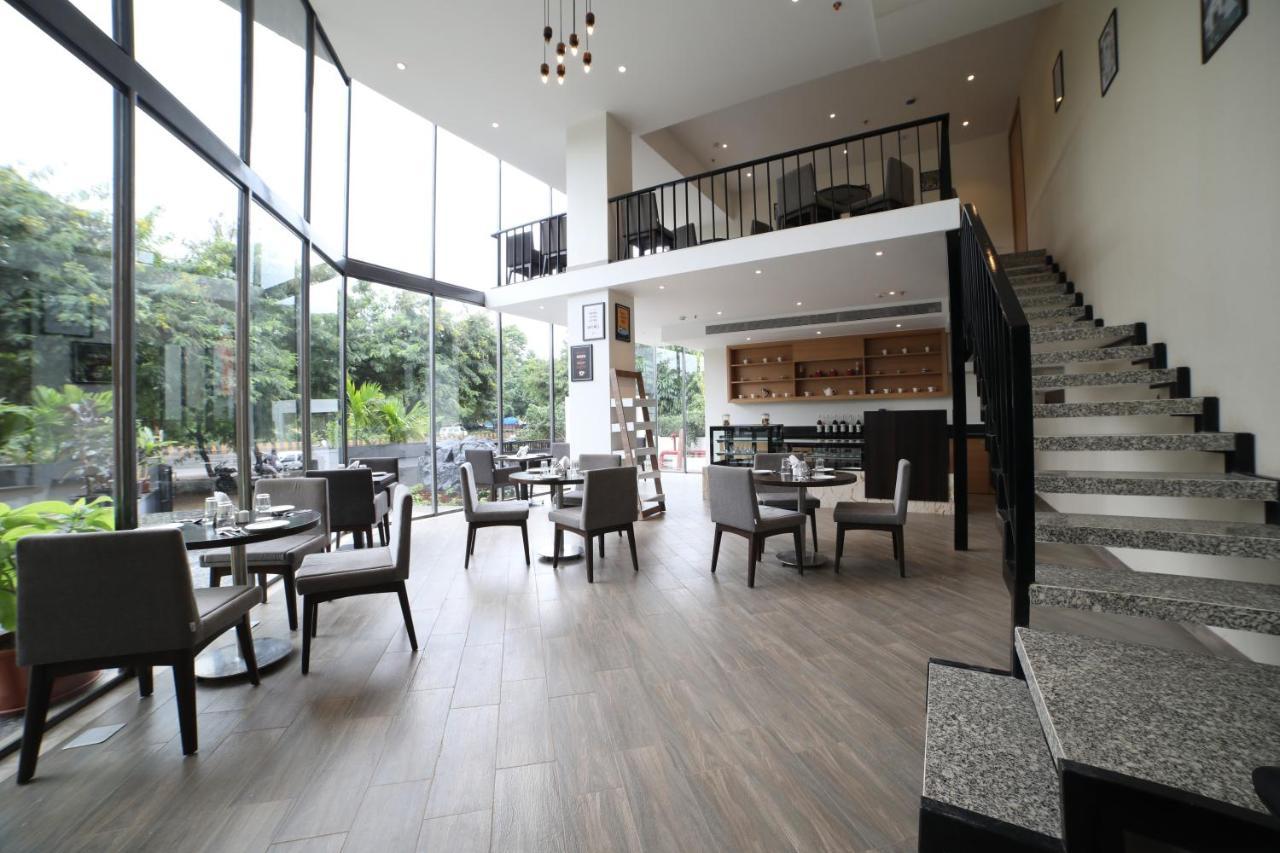 The Vern At Blvd Насик Экстерьер фото